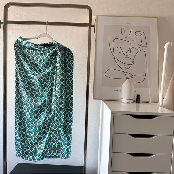 NWT ZARA GEOMETRIC PRINT MIDI SKIRT - Picture 3 of 16